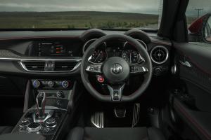 Alfa Romeo Stelvio Quadrifoglio 2020 года  (UK)